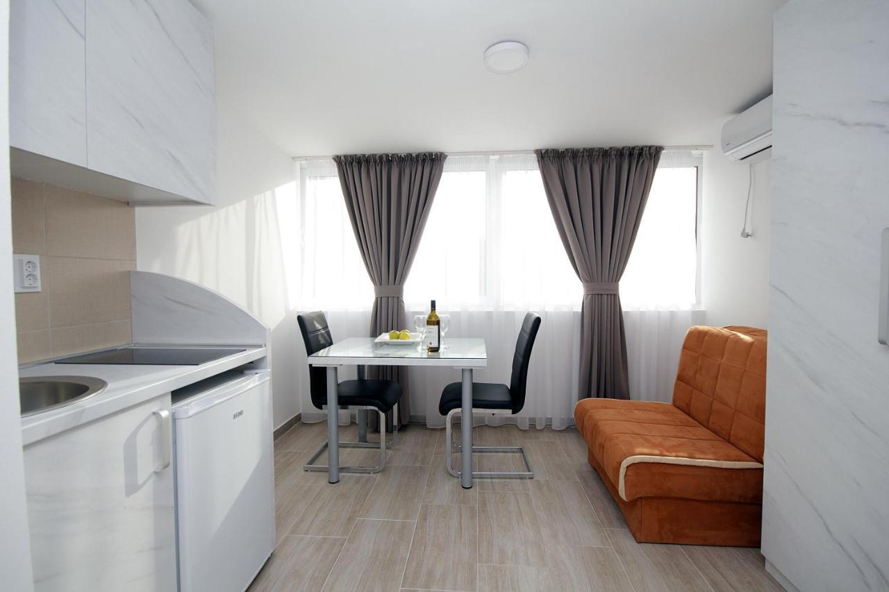 Apartments Residence Dj Petrovac 外观 照片